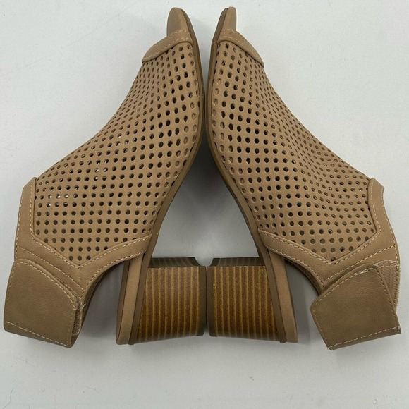 J. Adams Women Maddie Booties Peep Toe Low Block Heel Hook & Loop Strap Size 6.5 - Picture 7 of 10